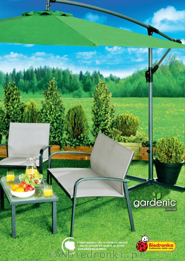 Doskonały zestaw stworzą meble ogrodowe z parasolem na metalowym stojaku, który ...